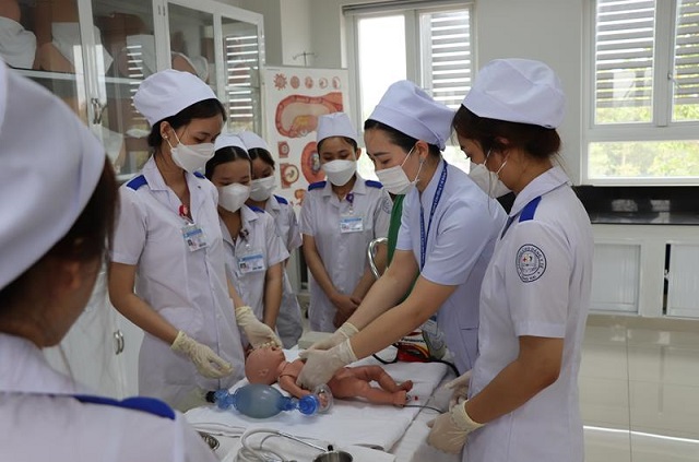 Học liên thông Cao đẳng Y sĩ đa khoa ra trường làm gì?